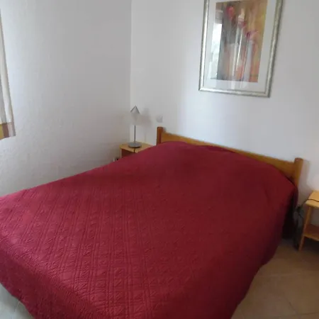 Apartman Deux-pieces Renove Face A La Avec Parking - Fr-1-696-125