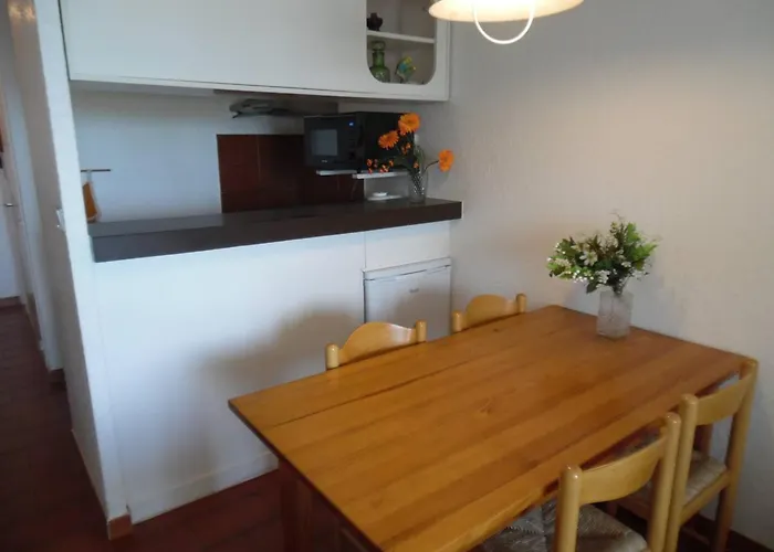Deux-pièces Rénové Face à La Avec Parking - Fr-1-696-125 Apartamento *